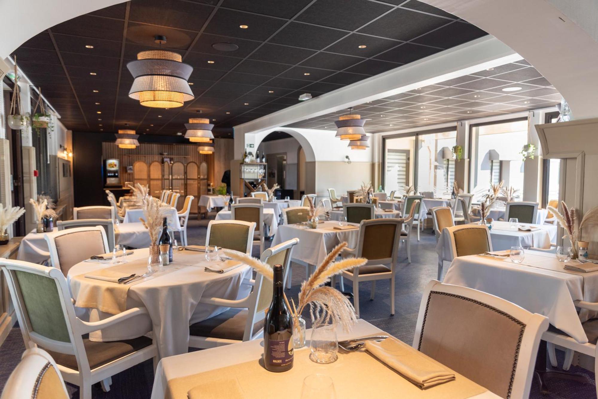 Hotel Restaurant Les 13 Assiettes Le Val-Saint-Père Kültér fotó