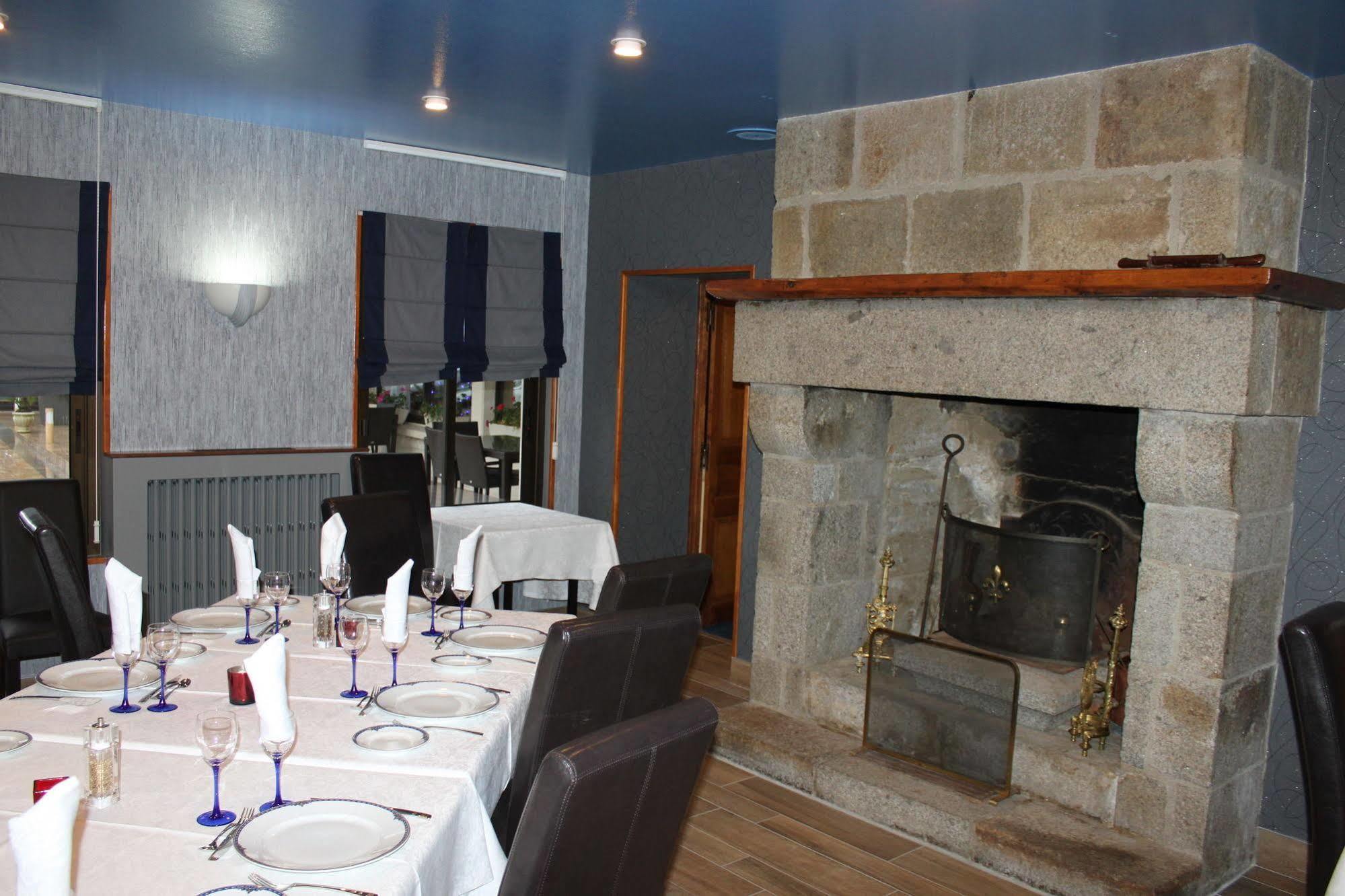 Hotel Restaurant Les 13 Assiettes Le Val-Saint-Père Kültér fotó